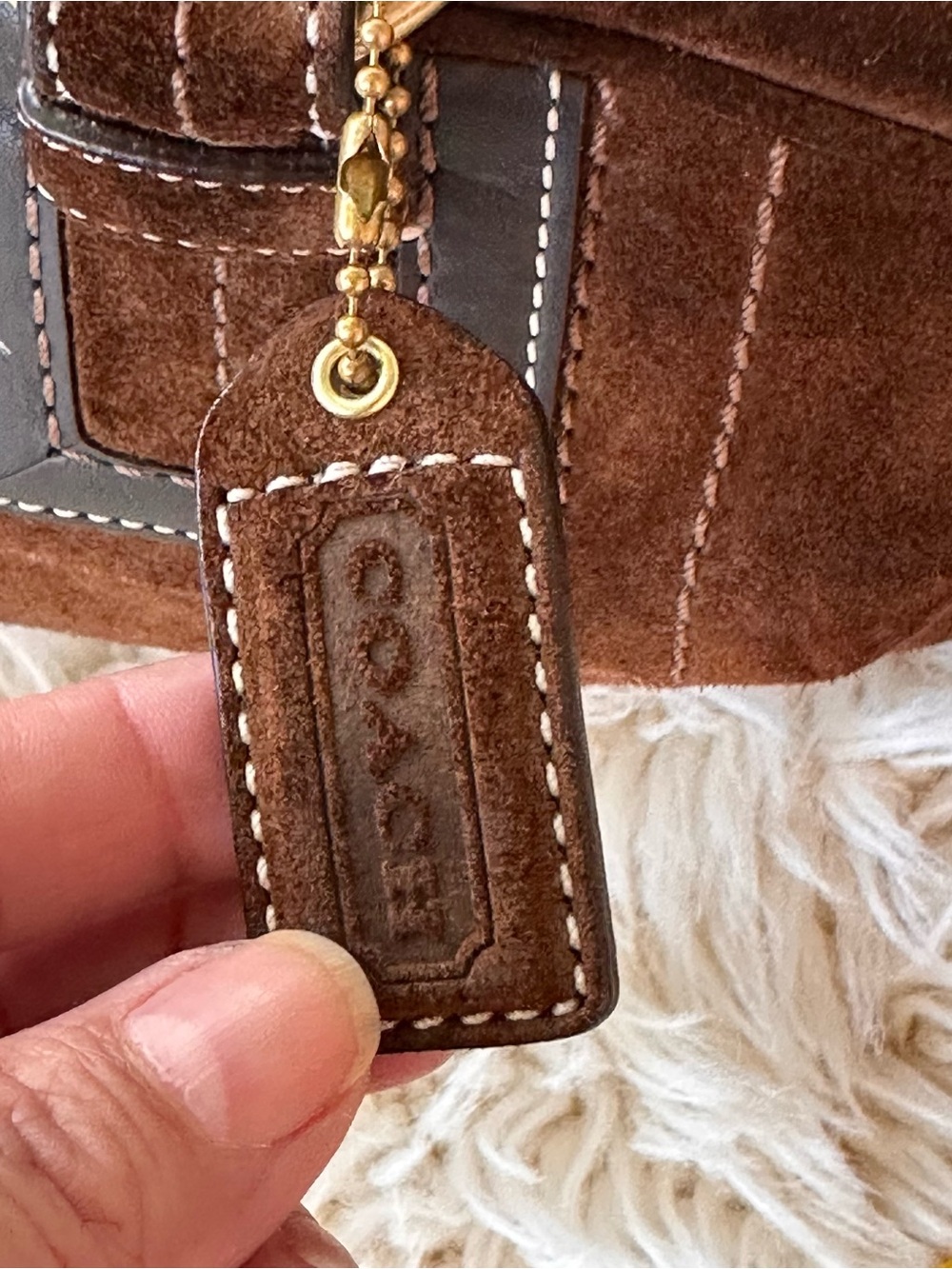 Coach SMALL 10061 Vintage Mia Soho
Y2K Brown Suede Shoulder Bag - Picture 3 of 11